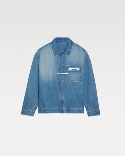 La chemise de-Nimes/Boxy Blue denim shirt.